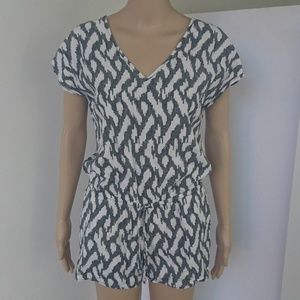 J. Crew White & Gray Print Romper Size XXS